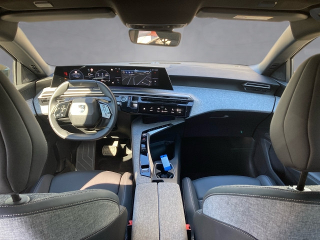 Bild 8: Peugeot 5008 Allure Hybrid 145 e-DCS6