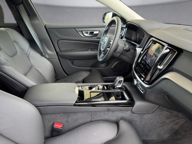 Bild 10: VOLVO PKW V60 Plus, T6 eAWD Plug-in Hybrid, Elektrisch/Benzin, Dark