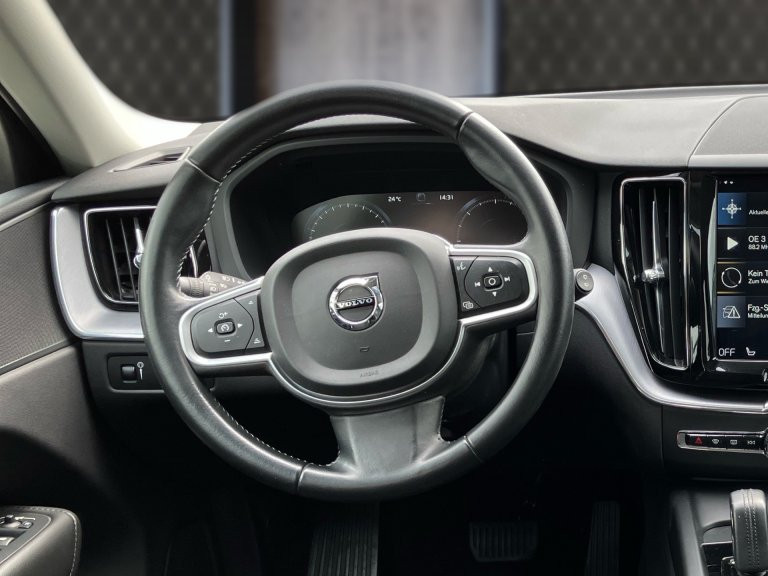 Bild 1: VOLVO PKW XC60 B4 AWD Momentum Pro Geartronic