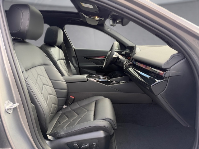 Bild 10: BMW i5 xDrive40 Touring