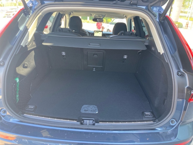 Bild 10: VOLVO PKW XC60 Plus, T6 AWD Plug-in Hybrid, Elektrisch/Benzin, Dark