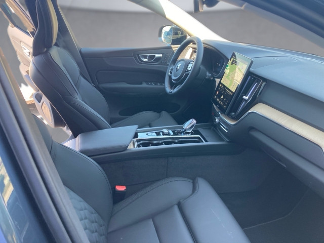 Bild 8: VOLVO PKW XC60 Plus, T6 AWD Plug-in Hybrid, Elektrisch/Benzin, Dark