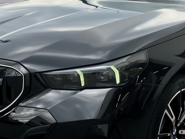 Bild 3: BMW i5 xDrive40 Touring