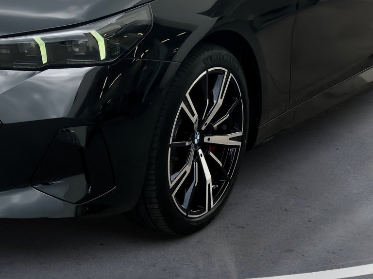 Bild 4: BMW i5 xDrive40 Touring