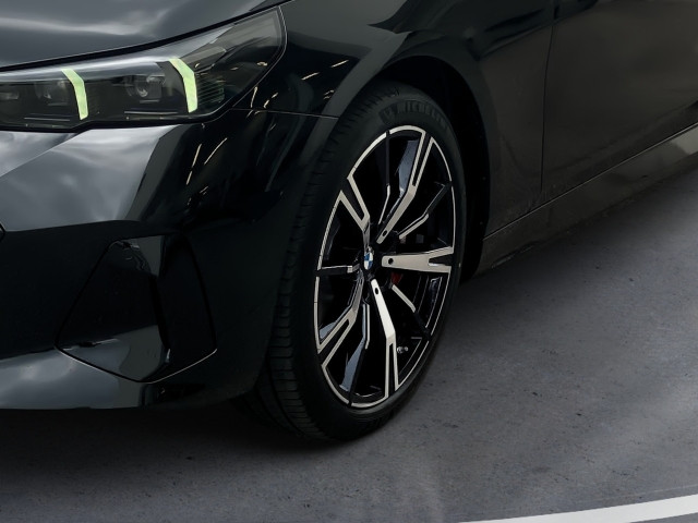 Bild 4: BMW i5 xDrive40 Touring