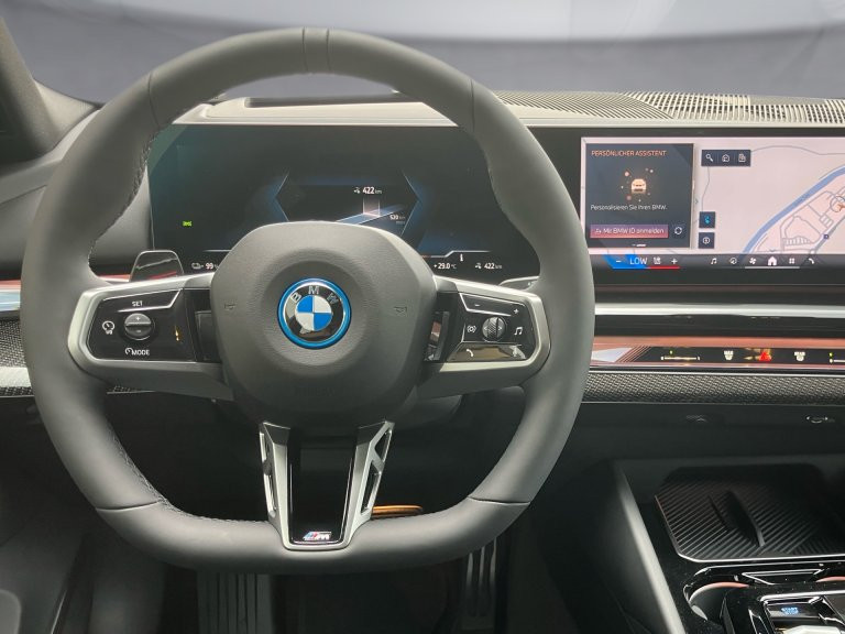 Bild 6: BMW i5 xDrive40 Touring