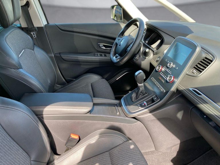 Bild 10: Renault Scenic TCe 140PF EDC Intens