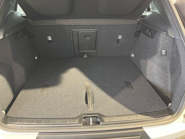 Bild 9: VOLVO PKW XC40 B3 Mild Hybrid