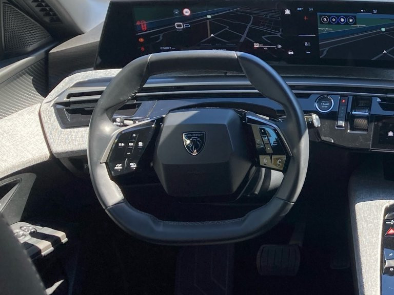 Bild 9: Peugeot 5008 Allure Hybrid 1