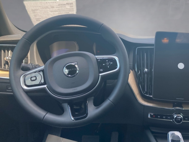 Bild 7: VOLVO PKW XC60 Ultra, T6 eAWD Plug-in Hybrid, Elektrisch/Benzin, Dark
