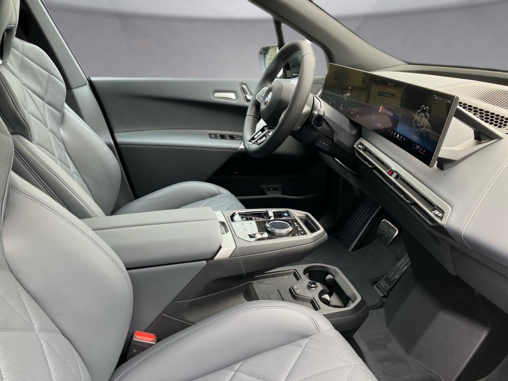 Bild 10: BMW PKW i-Serie iX xDrive60
