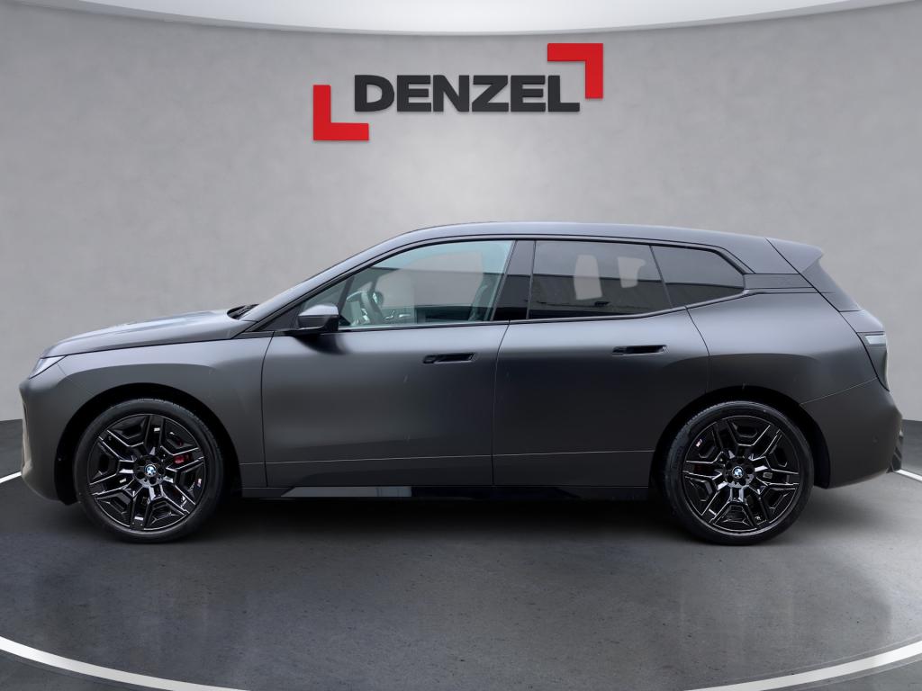 Bild 1: BMW PKW i-Serie iX xDrive60