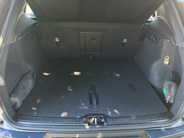 Bild 9: VOLVO PKW XC40 Plus, B3 Mild Hybrid, Benzin, Dark