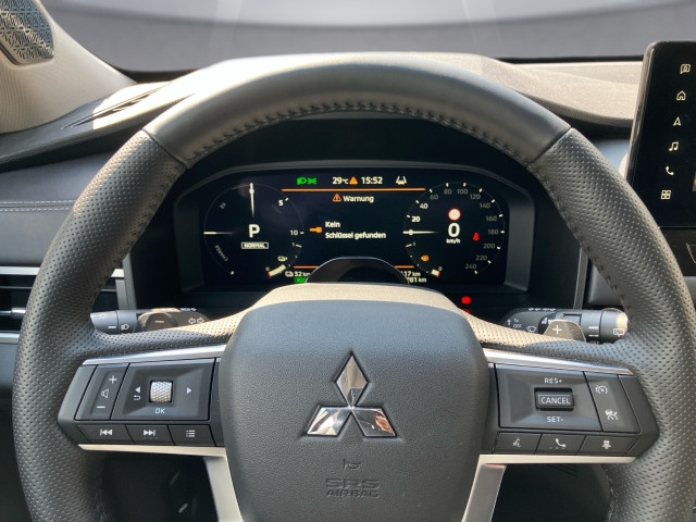 Bild 9: Mitsubishi Outlander PHEV 2,4 4WD Diamond 2-tone Leder