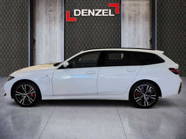 Bild 1: BMW 330e xDrive Touring G21
