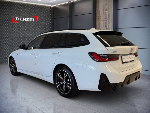 Bild 2: BMW 330e xDrive Touring G21