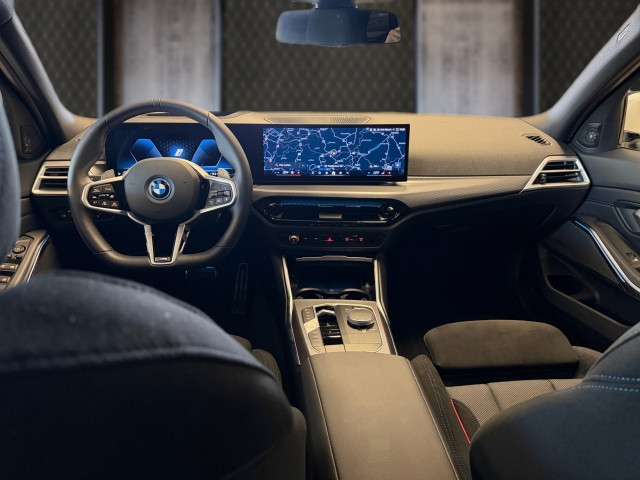 Bild 8: BMW 330e xDrive Touring G21