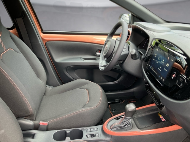 Bild 10: Toyota AYGO X 1,5 l Teamplayer CVT
