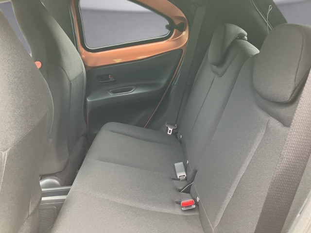 Bild 11: Toyota AYGO X 1,5 l Teamplayer CVT