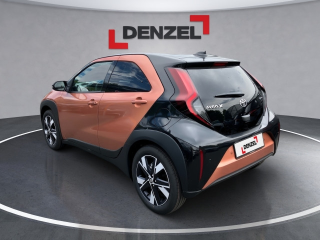 Bild 2: Toyota AYGO X 1,5 l Teamplayer CVT