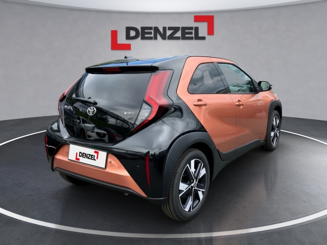 Bild 3: Toyota AYGO X 1,5 l Teamplayer CVT