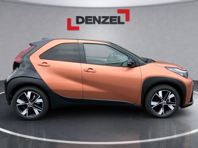 Bild 4: Toyota AYGO X 1,5 l Teamplayer CVT