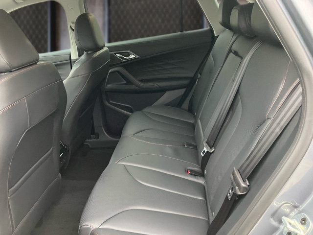 Bild 8: MG HS HEV Luxury Lenkradhzg. 25.5