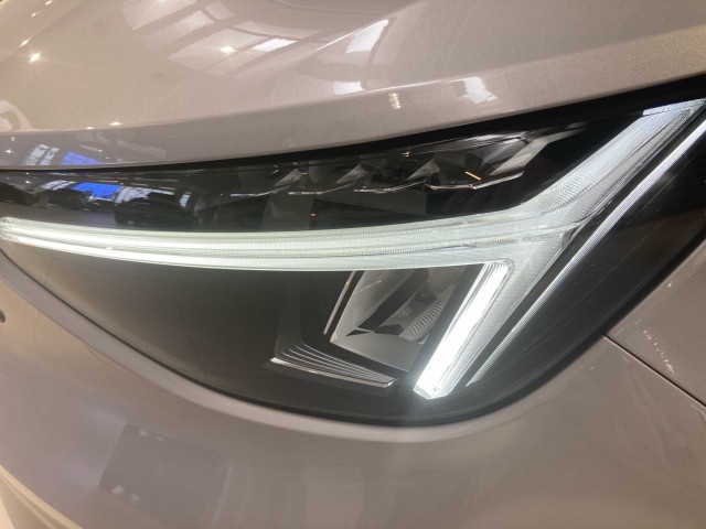 Bild 3: VOLVO PKW XC40 Ultra, B4 Mild Hybrid, Benzin, Dark