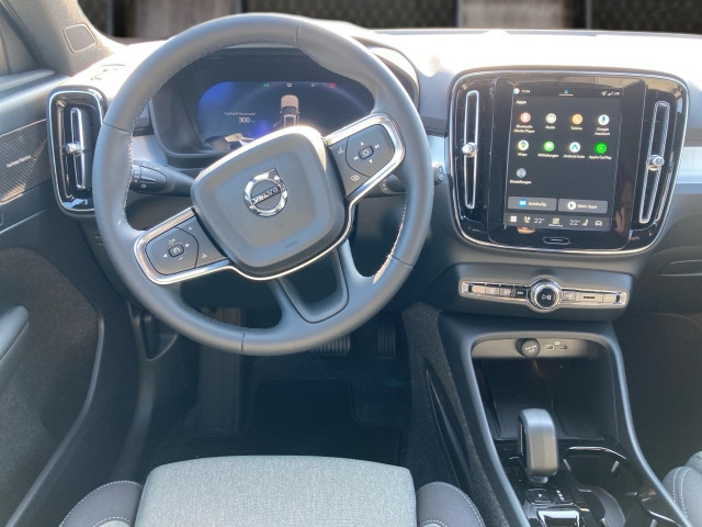 Bild 4: VOLVO PKW XC40 Ultra, B4 Mild Hybrid, Benzin, Dark
