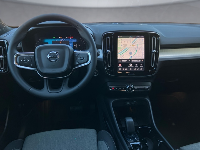 Bild 4: VOLVO PKW XC40 Plus, B3 Mild Hybrid, Benzin, Dark
