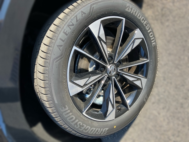 Bild 4: MG HS PHEV+ Luxury Lenkradhzg. 25.5