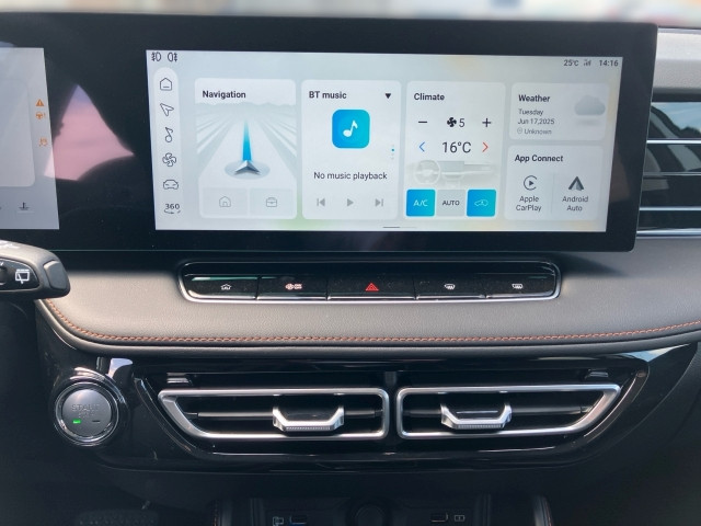 Bild 12: MG HS PHEV+ Luxury Lenkradhzg. 25.5