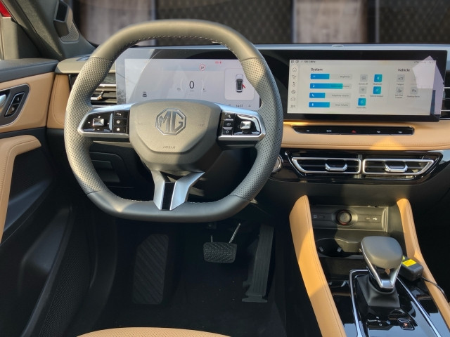Bild 6: MG HS HEV Luxury Lenkradhzg. 25.5