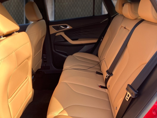 Bild 8: MG HS HEV Luxury Lenkradhzg. 25.5