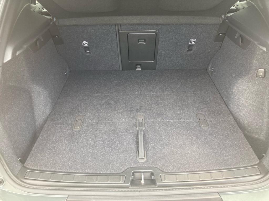 Bild 12: VOLVO PKW XC40 B3 Plus Dark Aut.