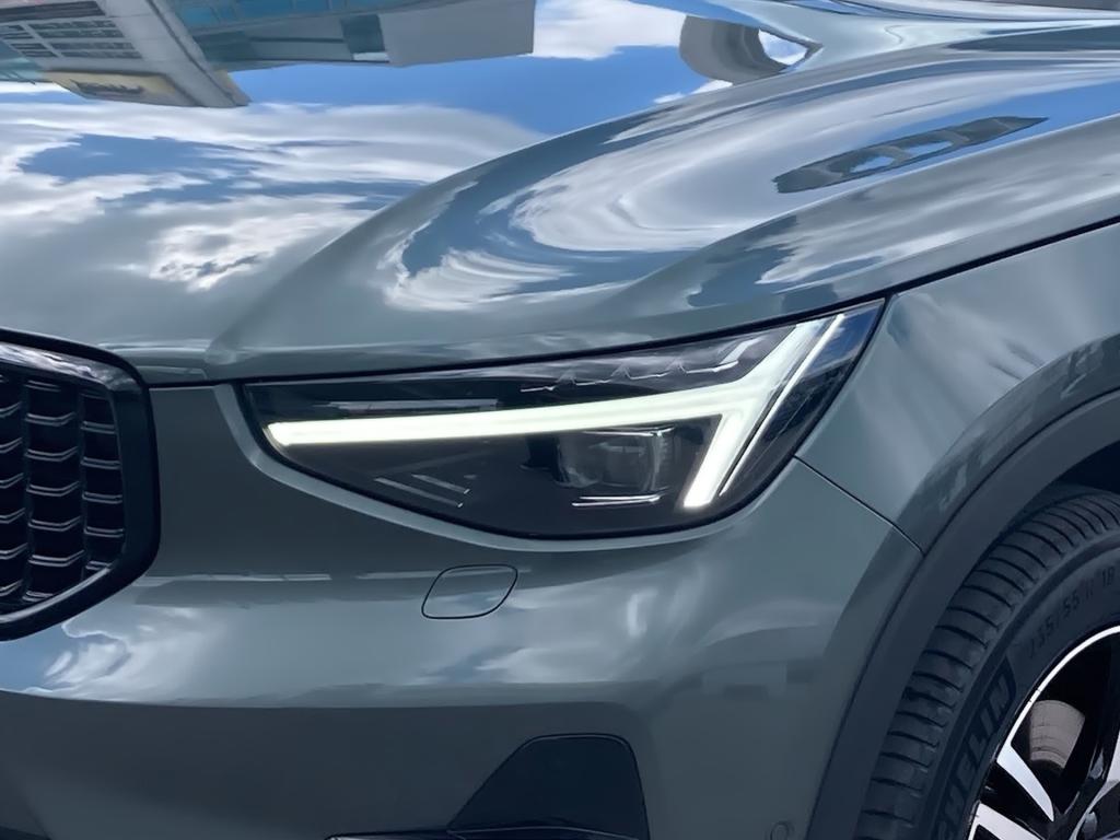Bild 6: VOLVO PKW XC40 B3 Plus Dark Aut.