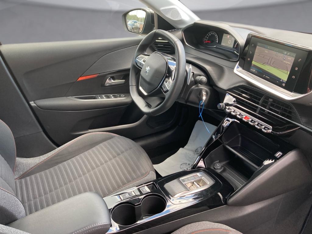 Bild 10: Peugeot 208