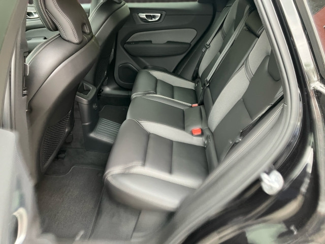 Bild 10: VOLVO PKW XC60 T6 AWD PHEV Plus Black Edition