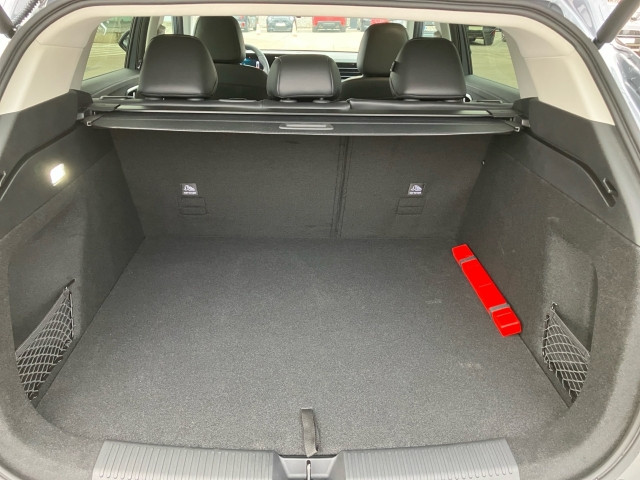 Bild 9: MG HS HEV Luxury Lenkradhzg. 25.5