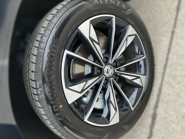 Bild 4: MG HS HEV Luxury Lenkradhzg. 25.5