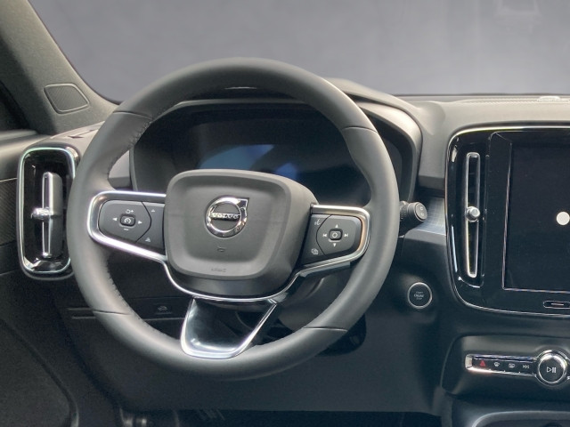 Bild 6: VOLVO PKW XC40 Ultra, B3 Mild Hybrid, Benzin, Dark