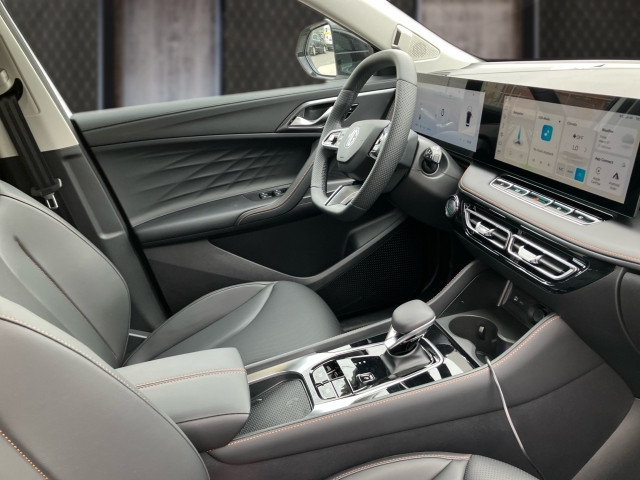 Bild 5: MG HS HEV Luxury 25.5