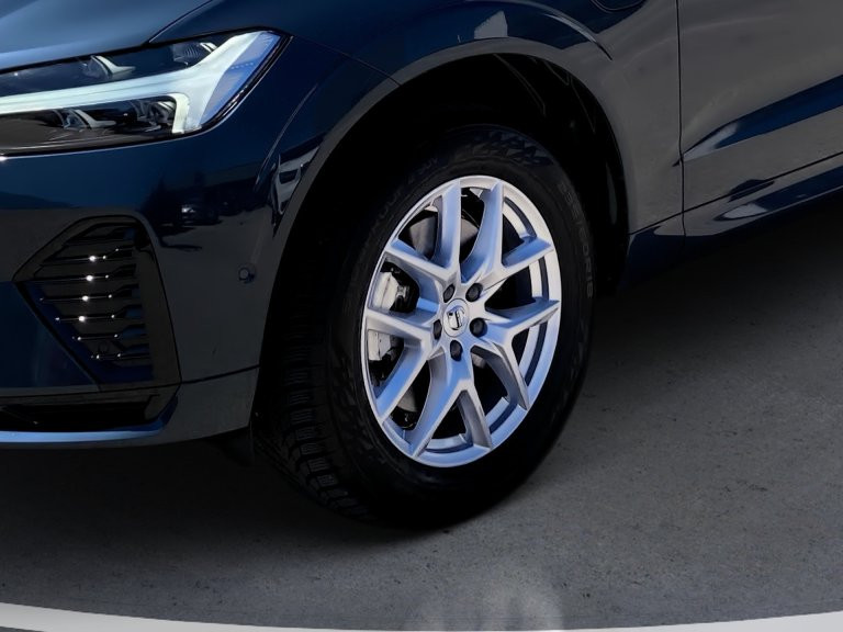 Bild 7: VOLVO PKW XC60 Plus, T6 eAWD Plug-in Hybrid, Elektrisch/Benzin, Dark