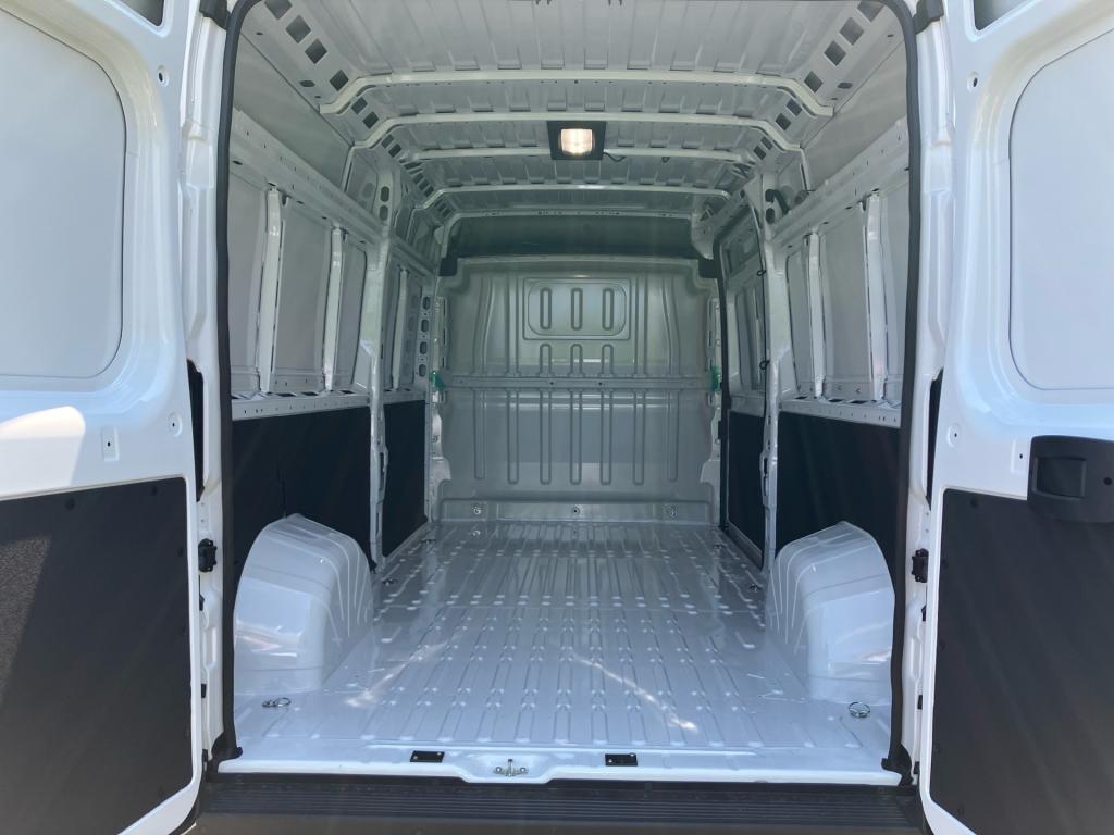 Bild 12: Fiat Transporter Ducato Maxi L3H2 KW 3.5T Diesel 140 Manuell