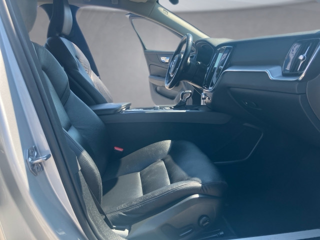 Bild 8: VOLVO PKW V60 D3 Momentum Pro