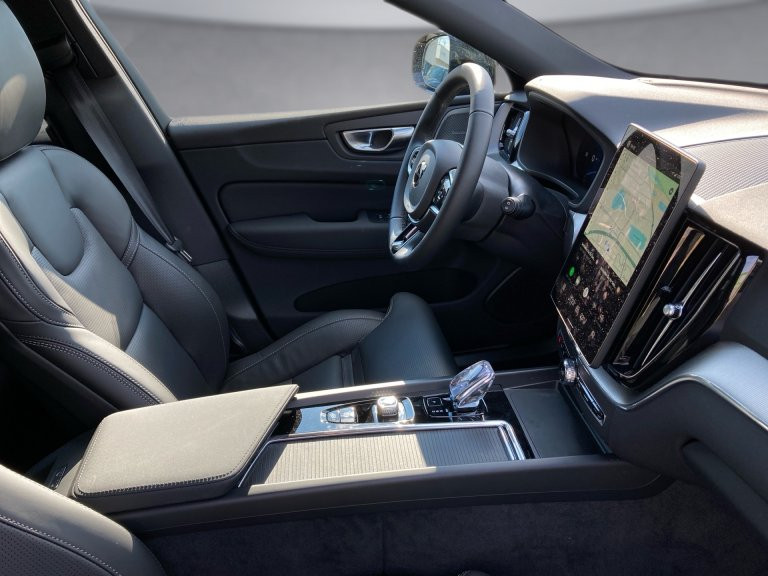 Bild 10: VOLVO PKW XC60 T6 AWD Plus Black Edition