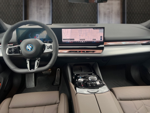Bild 21: BMW i5 xDrive40 Touring