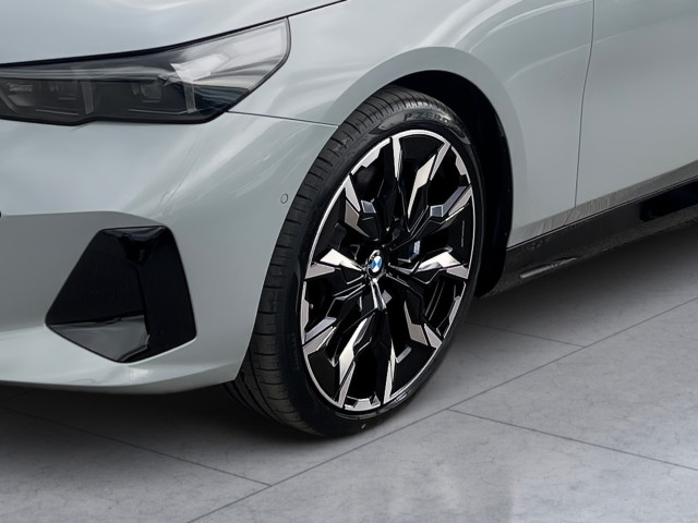 Bild 7: BMW i5 xDrive40 Touring