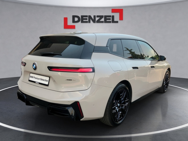 Bild 10: BMW iX xDrive45