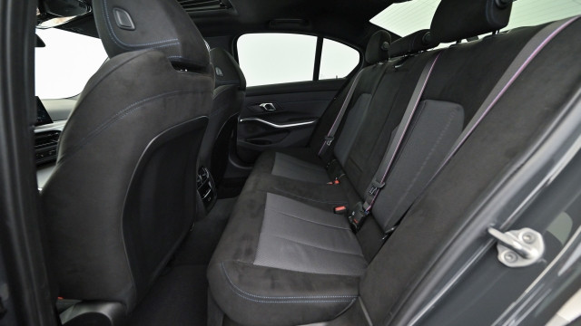 Bild 14: BMW 320i xDrive Limousin